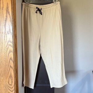 Sport Savvy Women’s Size Small Lightweight 100% Cotton Cropped Pants